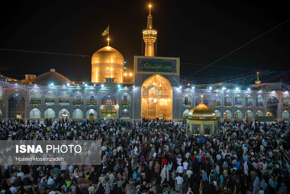 آذین‌بندی و چراغانی حرم مطهر رضوی در آستانه میلاد امام هشتم