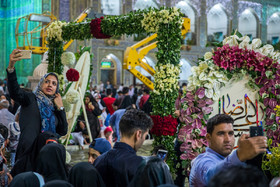آذین‌بندی و چراغانی حرم مطهر رضوی در آستانه میلاد امام هشتم