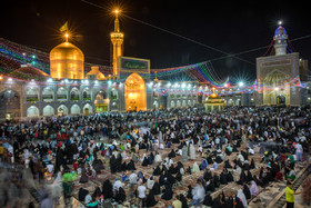 آذین‌بندی و چراغانی حرم مطهر رضوی در آستانه میلاد امام هشتم