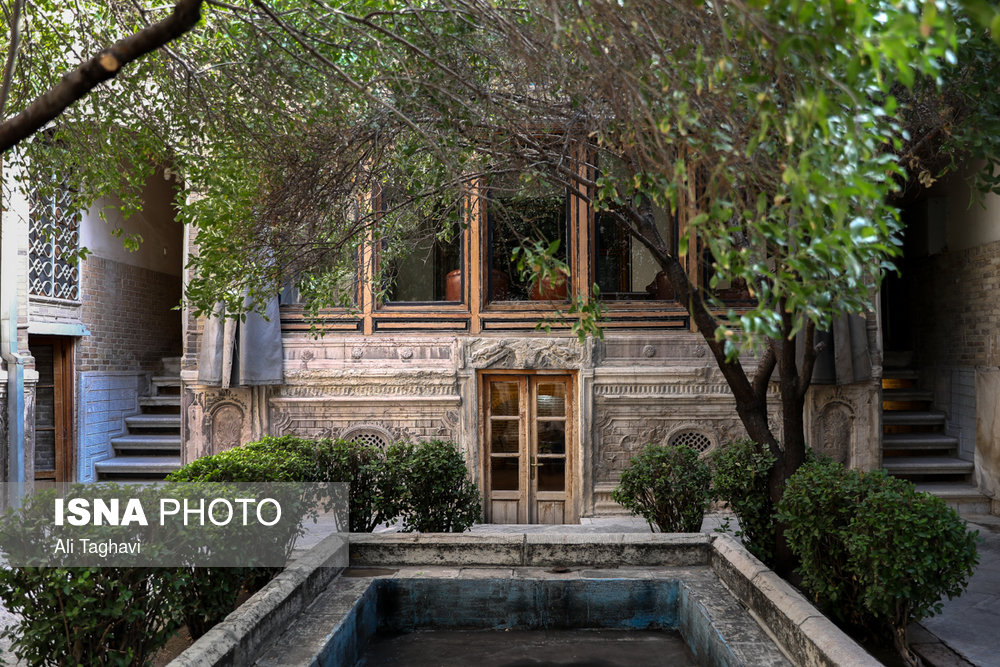بازدید خبرنگاران از خانه تاریخی ملک