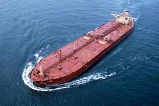 صعود قیمت نفت در پی توقف حمل نفت سعودی از تنگه باب‌المندب