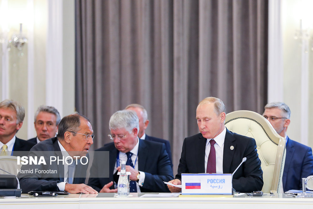 ولادمیر پوتین، رییس جمهور روسیه و هیات همراه در اجلاس سران کشورهای ساحلی دریای خزر