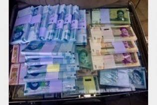 اسامی ۱۱۰ نفر با ۱۵۰ هزار میلیارد معوقه بانکی را اعلام کنید