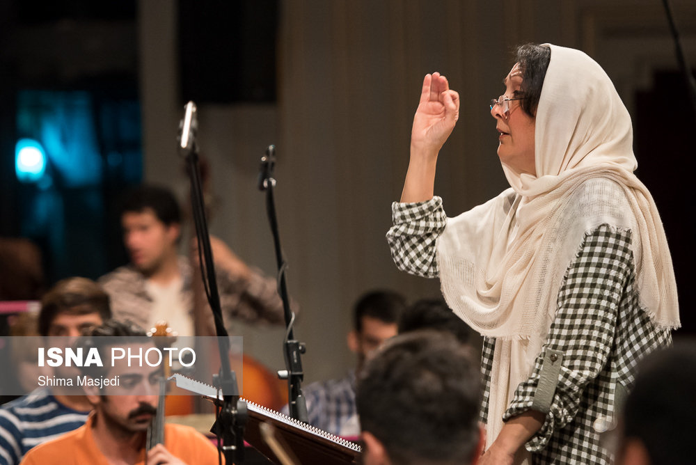 تمرین ارکستر ملی ایران به رهبری نزهت امیری
