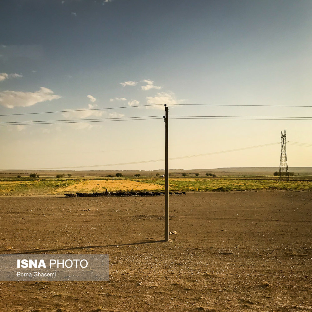 استان یزد ، که زمانی قنات های فراوانی داشت، امروزه یکی از بحرانی ترین مناطق ایران در ذخایر آبی است .