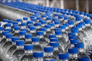 پتروشیمی‌ها مقصر اصلی گرانی آب‌های معدنی!