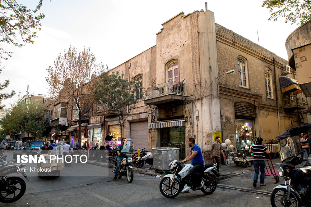 نمایی از بافت قدیمی به جامانده از خیابان لاله‌زار