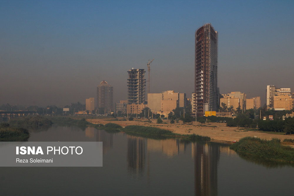 دود هورالعظیم در آسمان اهواز