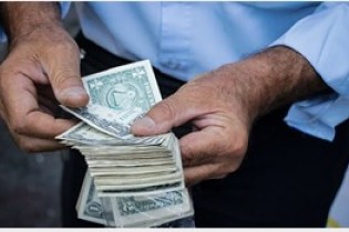 دلار ارزان شد؛ فروشنده ها بیشتر از خریداران شدند
