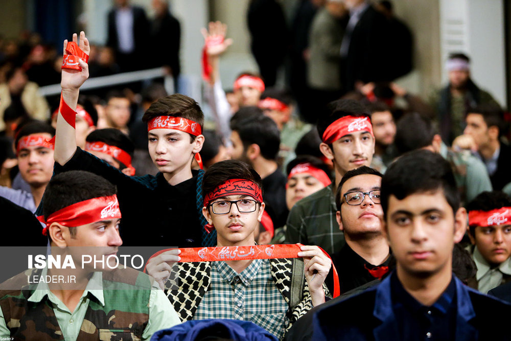 دیدار هزاران نفر از دانش‌آموزان و دانشجویان با مقام معظم رهبری