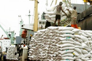 صادرات مواد معدنی کاهش یافت، واردات افزایش