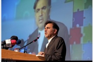 آخوندی: با وجود سه بار استیضاح، به کسی امتیاز ندادم