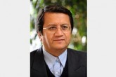همتی: رقم دلار در بودجه ۹۸ حدود ۵۷۰۰ تومان خواهد بود