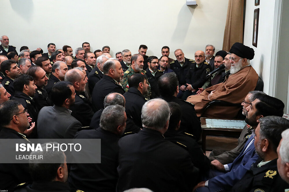 دیدار جمعی از فرماندهان و مسئولان نیروی انتظامی با مقام معظم رهبری