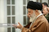 تصاویر / دیدار جمعی از فرماندهان و مسئولان نیروی انتظامی با مقام معظم رهبری  <img src="/images/picture_icon.gif" width="16" height="13" border="0" align="top">