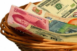 پیشروی دلار در برابر سایر ارزها