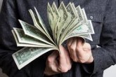 دلار کهنه می‌فروشیم