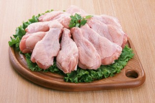 کاهش ۳۰۰ تومانی نرخ مرغ/قیمت به ۱۳هزار و ۸۰۰ تومان رسید