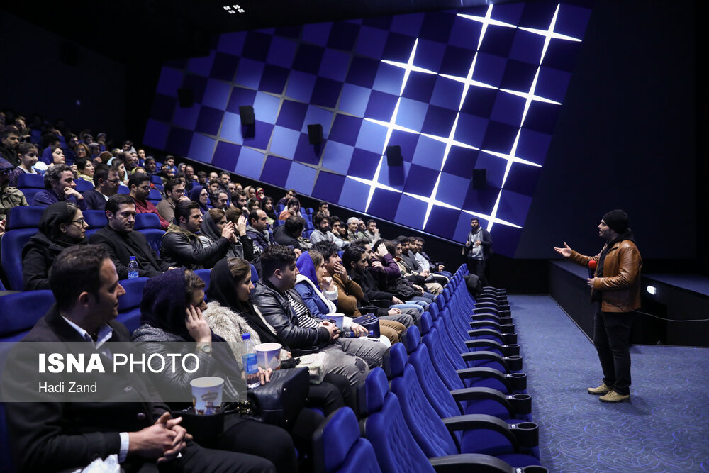 اکران مردمی فیلم های سی‌وهفتمین جشنواره فیلم فجر - ایران مال