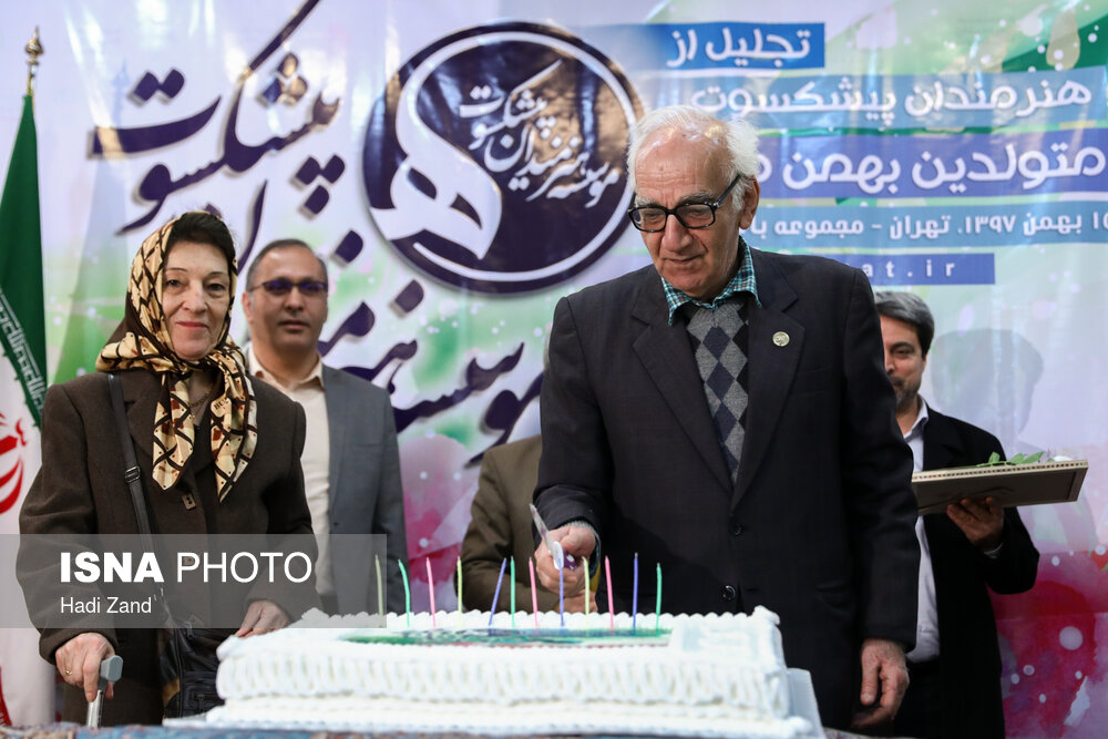 رضا بنفشه‌خواه در جشن تولد هنرمندان پیشکسوت متولد بهمن ماه