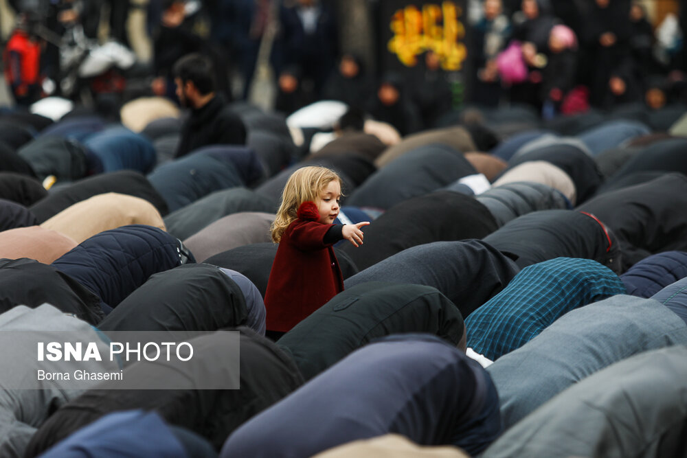 تجمع بزرگ عزاداران فاطمی در میدان فاطمی