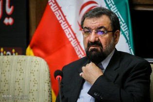 دولت خود را به خواب زده است