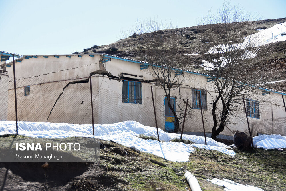 خسارت رانش زمین به ۱۲۰ خانه روستای حسین آباد کالپوش شهرستان میامی - سمنان