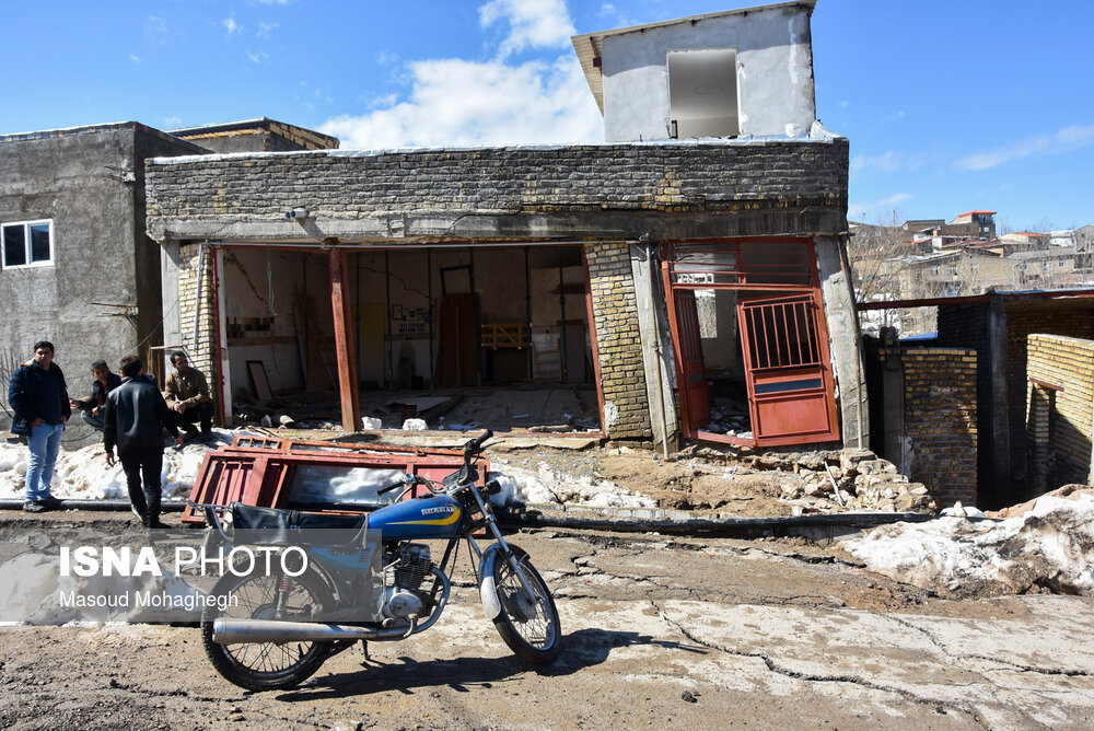 خسارت رانش زمین به ۱۲۰ خانه روستای حسین آباد کالپوش شهرستان میامی - سمنان