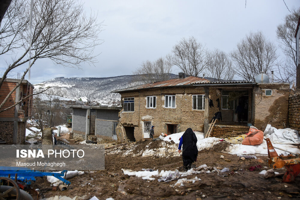 خسارت رانش زمین به ۱۲۰ خانه روستای حسین آباد کالپوش شهرستان میامی - سمنان