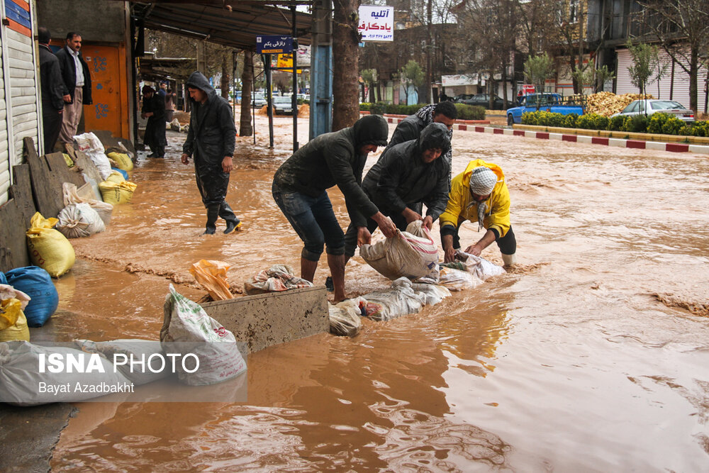 سیلاب در استان لرستان جاری شدن سیل در شهر کوهدشت