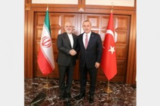 ظریف: اجازه نمی‌دهیم آمریکا در روابط ما با دیگر کشور ها دخالت کند‌/ چاووش اغلو: مخالف تحریم های آمریکا هستیم