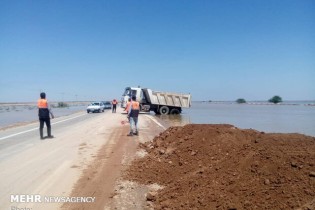 بخش‌هایی از جاده خرمشهر - اهواز به زیر آب رفت