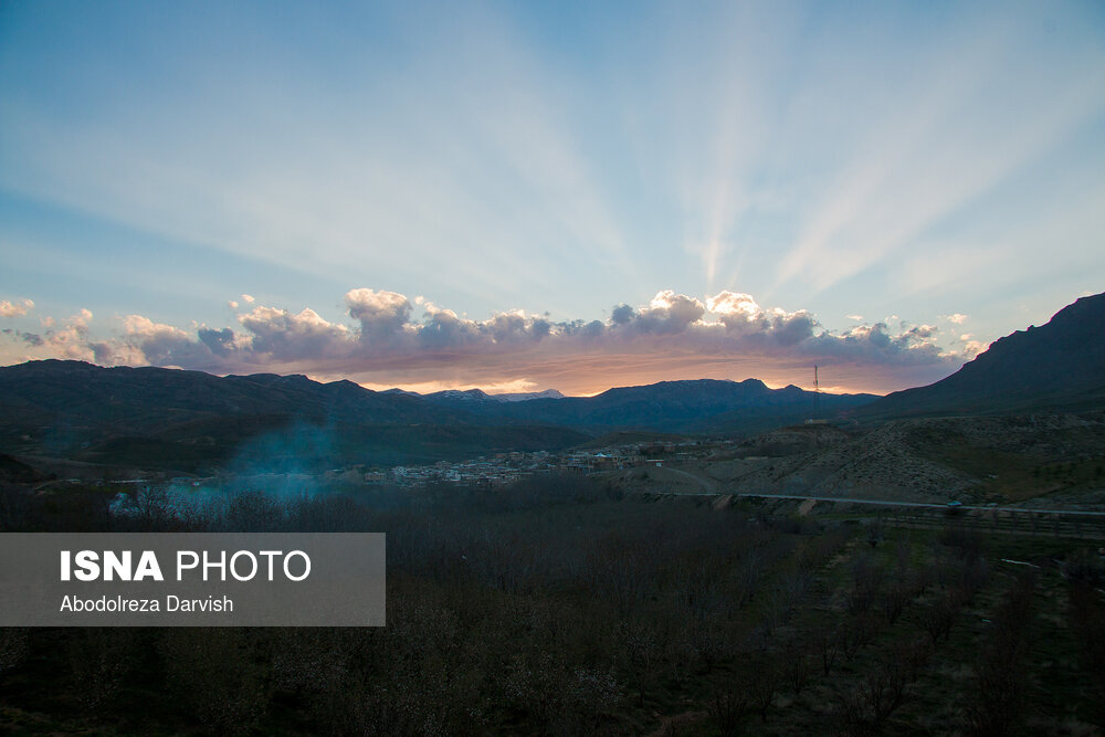 روستای دژکرد نزدیک ترین روستا به منطقه تنگ بُراق است