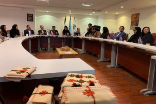 حمايت ايران خودرو از هنر سوزن دوزي زنان سيستان و بلوچستان