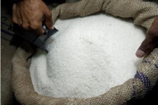 شکر تا یک ماه دیگر ارزان می شود