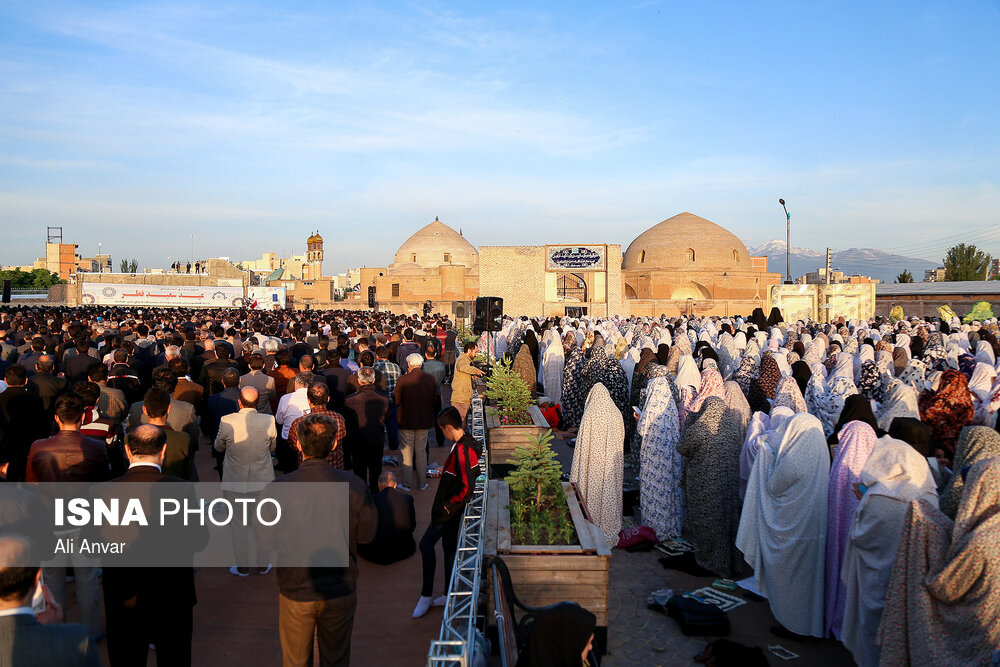 برگزاری نماز عید فطر در پیاده‌ راه شهیدگاه اردبیل