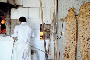 کم‌فروشی در نان همچنان ادامه دارد