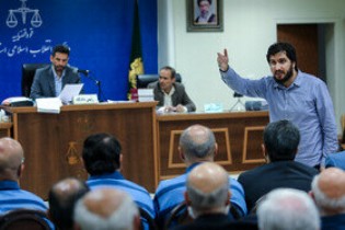 با پول معلمان پورشه و مازراتی نخریده‌ام