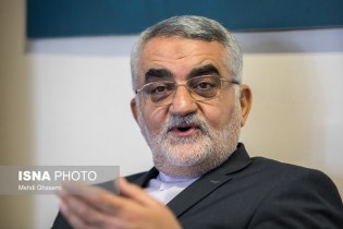بروجردی: معاملات خود در پتروشیمی را ادامه می‌دهیم