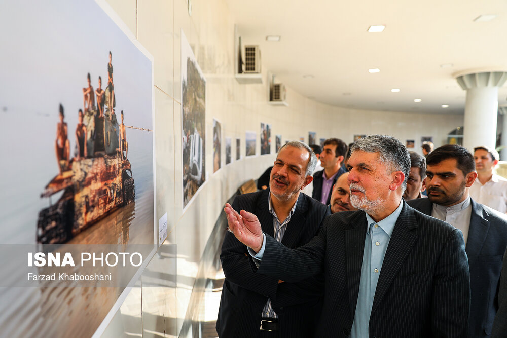 افتتاح نمایشگاه «خانه‌ای که سیل برد، مهری که سیل آورد» در ایوان انتظار متروی میدان ولیعصر (عج)