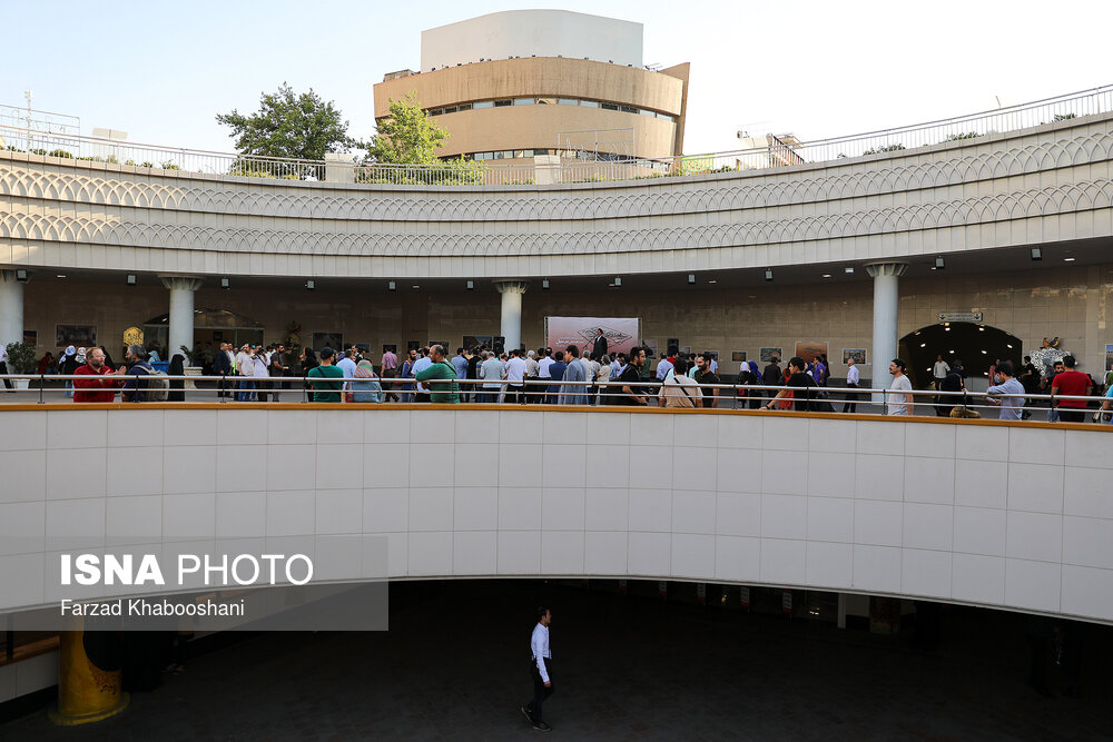 افتتاح نمایشگاه «خانه‌ای که سیل برد، مهری که سیل آورد» در ایوان انتظار متروی میدان ولیعصر (عج)