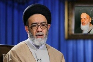 امام جمعه بلندگوی مردم است/باید حامی افراد دردمند و مستضعف باشیم