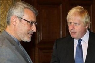 بعیدی‌نژاد: بوریس جانسون سیاست کاهش تنش‌ها را در پیش بگیرد