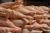 افزایش قیمت گوشت مرغ توسط مرغداران تخلف است/ گرما و دلالان عوامل دیگر گرانی!
