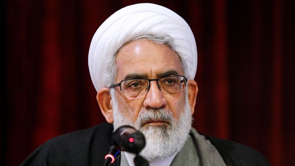 مذاکره با آمریکا تسلیم شدن در برابر استکبار محض است