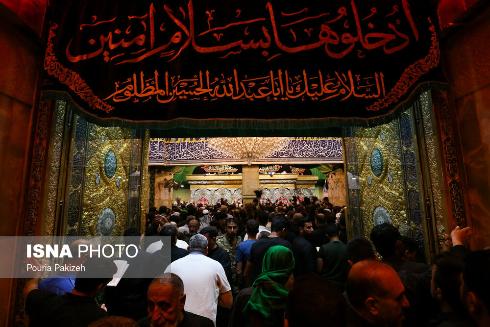 شب عاشورا در حرم امام حسین(ع)