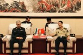 سرلشکر باقری: ایران آماده انتقال تجربیات خود به دانشگاه دفاع ملی چین است