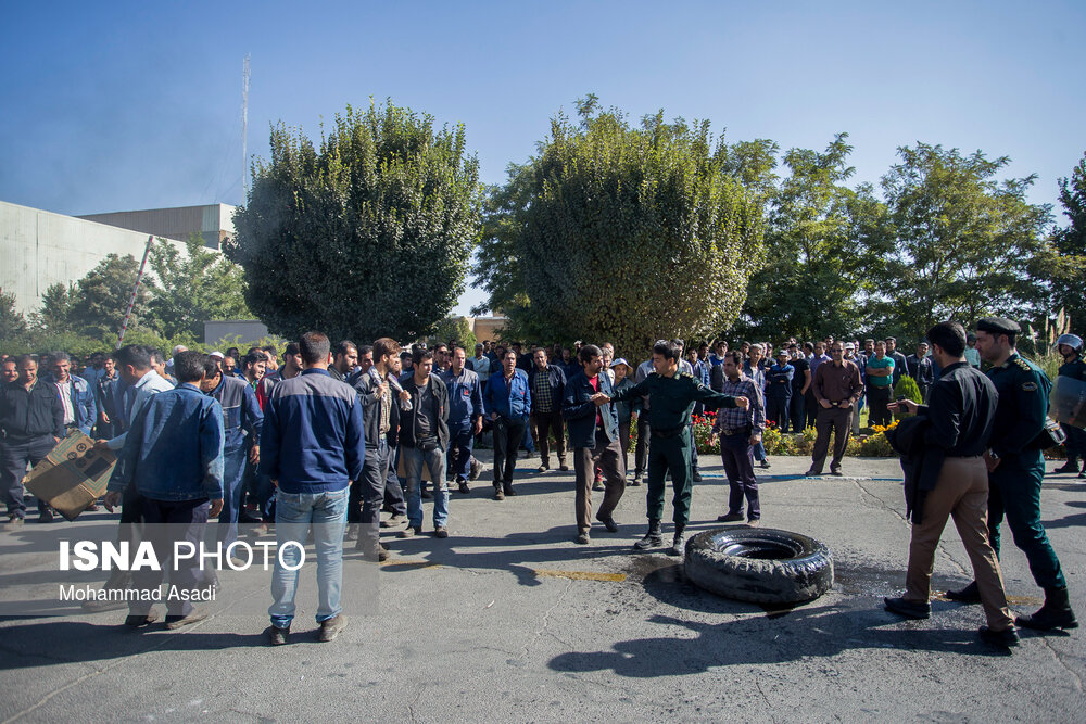 دومین روز تجمع کارگران آذراب « اراک»