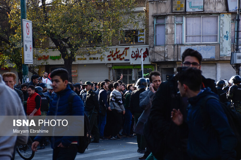 اعتراضات امروز در پی گرانی و سهمیه‌بندی بنزین - تبریز