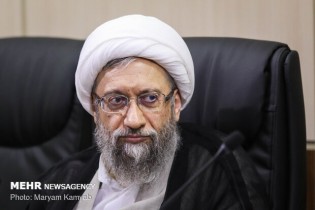 مردم آتش فتنه را خاموش کردند/ مسئولین انتقادات مردم را بشنوند
